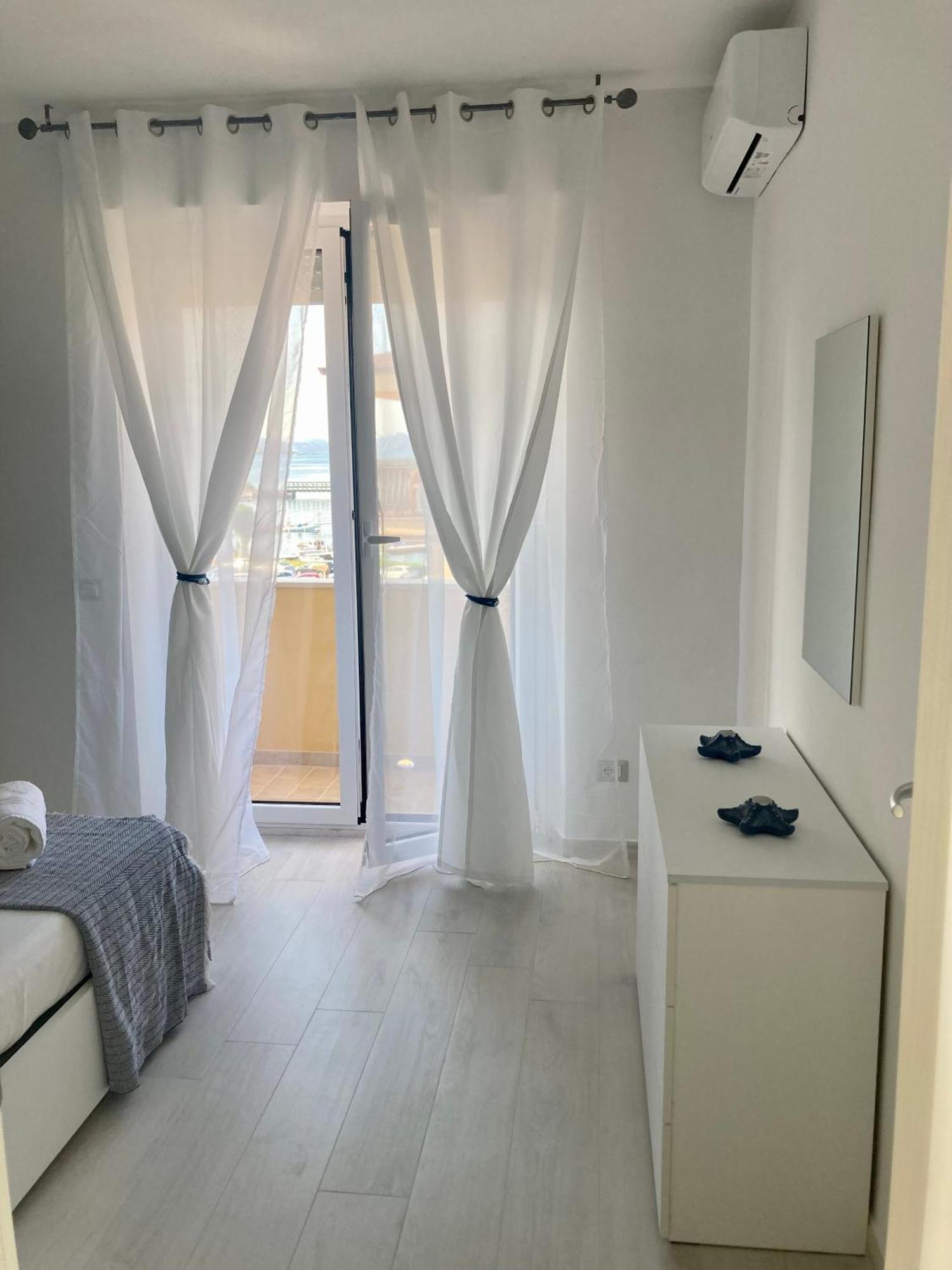 Appartamento Tizzy La Maddalena  Exterior photo